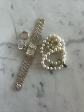 Lot of 4 Gold-Tone Mesh Bracelet Watch with Ivory Pearl Necklace, Rings, Pearls